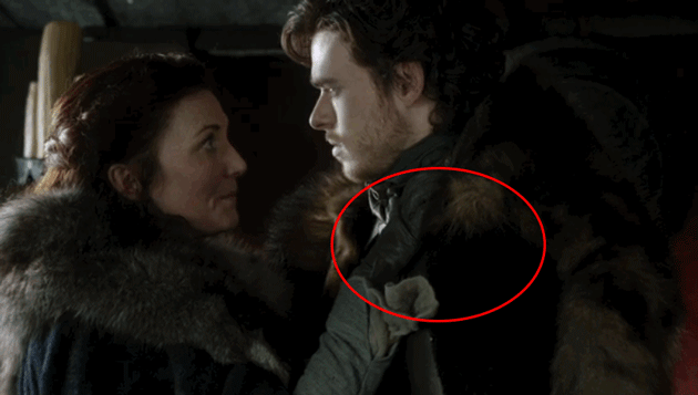 Catelyn Stark's hand mysteriously disappears